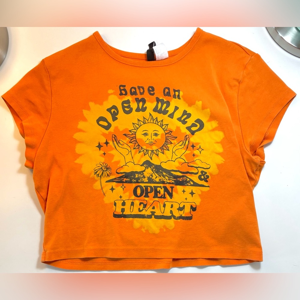 Crop Graphic Tee